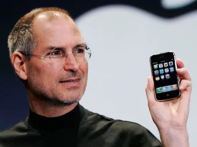 iphone 2g, Steve Jobs - Apple risarcirà 2 milioni di utenti