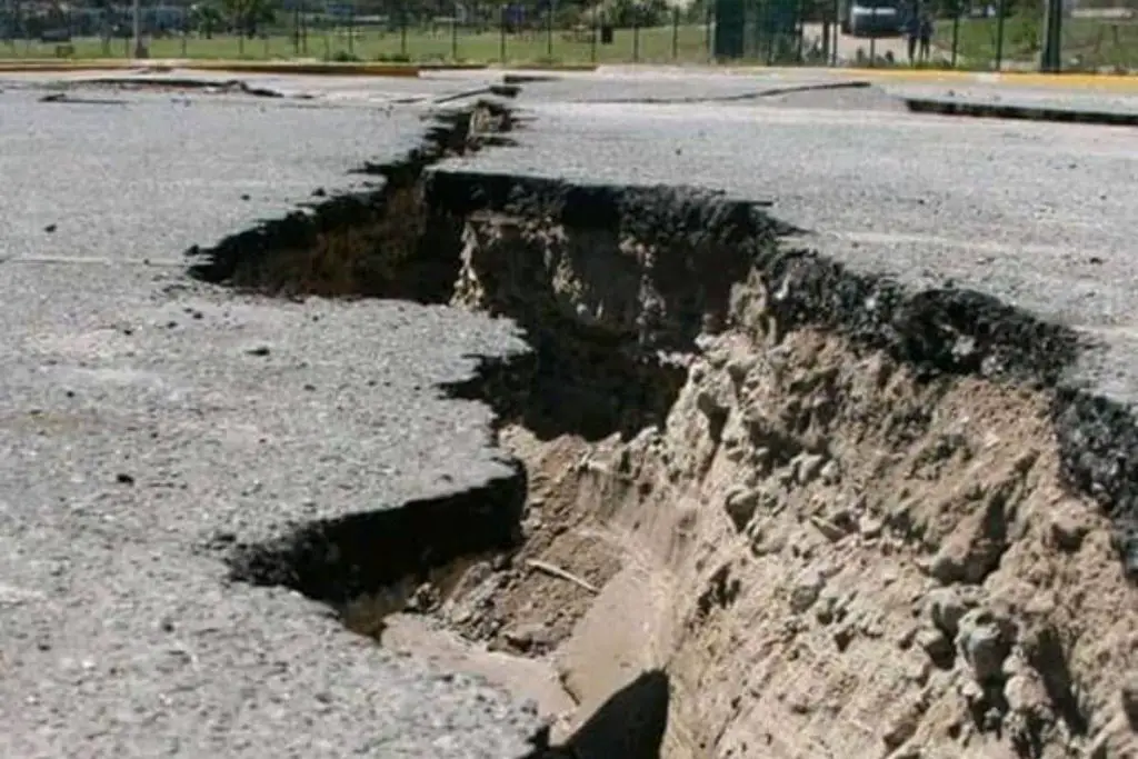 Il terremoto che ha spaccato la terra in diretta: il video shock da myanmar %il terremoto che ha spaccato la terra in diretta: il video shock da myanmarcount(title)% Terremoti