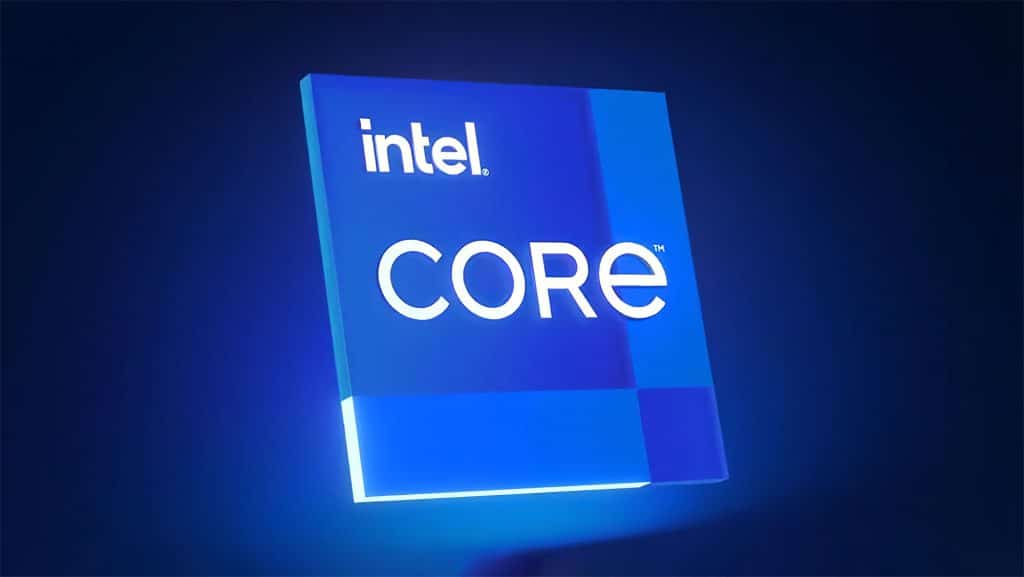 La linea di cpu intel core di undicesima generazione per desktop con nome in codice rocket lake-s verrà lanciata il prossimo anno con quattro modelli includendo il falgship intel core i9-11900k. (foto) l'informazione è stata pubblicata su twitter da davidbepo e trasformata in un utile grafico da harukaze5719 che ci dà modo di dare uno sguardo generale alle nuove cpu e alle rispettive specifiche. La gamma di cpu desktop intel rocket lake-s includerà i nuovissimi core cypress cove che, come vedremo dai benchamark di cui ti parlerò nella seconda parte di questo articolo, hanno mostrato un potenziale enorme, con specifiche da vera ammiraglia. Tuttavia bando alle ciance e iniziamo a parlare delle specifiche di questi nuovi intel core di undicesima generazione che, per comodità sono descritte in dettaglio di seguito. Intel core di undicesima generazione: core i9-11900k 8 core e 16 thread rocket lake (foto) ad aprire questa lista di intel core di undecisma generazione ci pensa l'intel core i9-11900k il quale sarà la cpu desktop rocket lake di di punta. Il chip presenterà 8 core e 16 thread e ciò si tradurrà in 16 mb di cache l3 (2 mb per core) e 4 mb di cache l2 (512 kb per core). In termini di boost clock, l'intel core di undicesima generazione funziona a frequenze di base di 3,5 ghz ma per quanto riguarda il boost, la cpu presenterà un boost clock massimo di 5,2 ghz (1 core) mentre la frequenza di boost all-core verrà mantenuta a 4,8 ghz. Il chip presenterà anche thermal velocity boost che dovrebbe fornire un salto di 100 mhz nella frequenza di clock massima, ciò dovrebbe portare a un boost clock single-core di 5,3 ghz, rendendola la prima cpu a raggiungere una frequenza così alta fuori dagli schemi. Tuttavia, ricorda che indipendentemente dall'utilizzo dei core cypress cove, l'intel core i9-11900k presenterà core e thread inferiori rispetto all'intel core i9-10900k, ciò è in parte dovuto al backporting di cypress cove sul raffinato nodo di processo a 14 nm. (foto) si dice che la cpu presenti un limite di potenza del 1° stadio di 125 w che è standard per una sku intel di punta, mentre invece il limite di potenza del 2° stadio o pl2 è valutato a 250 w. Ciò significa che quando raggiunge la velocità di clock massima pubblicizzata, la cpu potrebbe effettivamente prelevare la suddetta quantità di watt dall'alimentatore rendendolo uno dei chip a 8 core più assetati di energia mai prodotti. Questo potrebbe anche spiegare perché intel non ha scelto 10 core e 20 thread sulla sua linea intel core di undicesima generazione poiché si sarebbe rivelato essere un mostro assetato di potenza di un chip che supera anche il limite di potenza di 250 w. Intel core di undicesima generazione: core i7-11700k 8 core e 16 thread rocket lake (foto) al secondo posto di questa lista di intel core di undicesima generazione c'è il core i7, e possiamo notare che intel non segmenterà il conteggio core/thread su un livello inferiore al core i9. Il core i7-11700k presenta la stessa configurazione di core dell'intel core i9-11900k ma viene fornito con velocità di clock ridotte. Si dice che il chip presenti un boost clock di 5,0 ghz su un singolo e 4,6 ghz su tutti i suoi 8 core. La cpu trasporterà anche la stessa quantità di cache, quindi non è cambiato nulla, ma la differenza principale dovrebbe derivare dai clock e dai limiti di potenza. Questo chip con cestello inferiore avrà un limite di circa 225-250 w in pl2 (power limit 2) mentre il limite pl1 sarà standard a 125 w. Sarà interessante vedere come le cpu rocket lake overcloccano poiché la minima differenza tra i chip core i9 e core i7 può essere superata da un piccolo overclock; per quanto riguarda i prezzi, il core i7 sarà anche più economico della variante core i9, ma non sappiamo ancora come intel determinerà il prezzo delle sue cpu desktop rocket lake-s a 8 core. (foto) ci sono rumors secondo i quali intel potrebbe valutare in modo aggressivo questa serie di intel core di undicesima generazione, piazzandoli a circa $ 400 us per il core i9 e $ 300 us per il core i7, il che potrebbe rivelarsi un'ottima decisione se vogliono davvero andare contro le parti basate sullo zen 3 di amd nel sotto i $ 500 segmento usa. Intel core di undicesima generazione: core i5-11600k 6 core e 12 thread rocket lake (foto) il core i5-11600k è un chip a 6 core con 12 thread. Il core i5-11600k dovrebbe andare contro l'amd ryzen 5 5600x che è una cpu fenomenale a sé stante. Si dice che il core i5-11600k abbia una velocità di clock di 4,9 ghz su un singolo e 4,6 ghz su tutti i core. Si noti che il thermal velocity boost non sarà disponibile sugli sku inferiori ai modelli core i9, quindi non dovremmo aspettarci un limite di frequenza esteso sugli sku core i7 e core i5, mentre per quanto riguarda le cache, il chip conterrà 12 mb di cache l3 e 3 mb di cache l2. Ora il principale terreno di prova per questo chip contro l'amd ryzen 5 5600x sarà la sua prestazione in rapporto al prezzo visto che il ryzen 5 5600x con un prezzo consigliato di $ 299 negli stati uniti è leggermente più alto in termini di prezzo se confrontato con il suo predecessore. Il core i5-11600k invece sostituirà il core i5-10600k che ha un prezzo al dettaglio di circa $ 260 us e, se intel si attiene alla sua strategia di prezzo, il core i5-11600k potrebbe effettivamente diventare un chip di vendita caldo nel mercato dei giochi mainstream. (foto) detto questo, dobbiamo anche tenere conto della disponibilità del core i5-11600k in quanto, tecnicamente, le sku tradizionali non sono influenzate molto dai problemi di fornitura come nel caso del ryzen 5 5600x, ma un piccolo ritardo nelle scorte potrebbe far perdere a intel l'opportunità di creare un'ammaccatura nel segmento ryzen 5 di amd. I consumatori hanno già visto ciò che amd ha fornito come successore del suo ryzen 5 3600x, quindi ora è il momento di vedere cosa può fare il successore del core i5-10600k. Intel core di undicesima generazione: core i5-11400 6 core e 12 thread rocket lake infine, in questa lista dei nuovi intel core di undicesima generazione, abbiamo il core i5-11400 che è una cpu desktop rocket lake di 11a generazione bloccata e non k. (foto) intel difficilmente prende la strada dei chip bloccati, anzi, è un qualcosa che fa raramente in quanto, come in questo caso, ciò divorerà le vendite delle sue sku della serie k; il core i5-11400 tra l'altro, in quanto tale, sarà un chip a 6 core e 12 thread con una configurazione del core simile al core i5-11600k ma velocità di clock inferiori di 4,4 ghz (boost di 1 core) e 4,2 ghz (boost di tutti i core). Il chip presenterà un limite di potenza standard da 65 w in pl1 e 125 w in pl2. Sebbene la cpu tecnicamente non supporti l'overclock, i fornitori di schede madri incorporeranno bios e funzionalità per aumentare i limiti di potenza delle sku non k per i chip rocket lake, ciò dovrebbe produrre una base più alta e frequenze di boost più stabili quindi, nel complesso, otterrai prestazioni simili alle sku della serie k a un prezzo inferiore. Ecco tutto ciò che sappiamo sulle cpu desktop intel core di undicesima generazione la piattaforma cpu desktop intel rocket lake-s dovrebbe supportare il socket lga 1200 che farà il suo debutto con le cpu comet lake-s anche se su schede madri della serie 400. (foto) i processori intel core di undicesima generazione verranno lanciati insieme alle schede madri della serie 500, ma da allora è stato confermato che le schede madri lga 1200 offriranno il supporto per le cpu rocket lake-s, soprattutto considerando il fatto che pcie gen 4. 0 è una caratteristica importante di z490 schede madri che sarebbero abilitate solo con l'uso di cpu desktop rocket lake-s. Tra le "main feature" di questi nuovi intel core di undicesima generazione abbiamo: prestazioni migliorate con la nuova architettura core cypress cove fino a 8 core e 16 thread (guadagni ipc a doppia cifra su skylake) nuova architettura grafica xe (prestazioni fino al 50% in più rispetto a gen9) maggiore supporto di memoria ddr4 3200 mhz corsie cpu pcie 4. 0 (disponibile sulle schede madri z490 e z590) display avanzato (hdmi 2. 0b integrato, dp1. 4a, hbr3) corsie pcie cpu x4 aggiunte = 20 corsie pcie 4. 0 cpu totali enhanced media (12 bit av1 / hvec, compressione e2e) memoria collegata alla cpu o memoria intel optane nuove caratteristiche e capacità di overclock offload audio usb cnvi e wireless-ax integrati usb 3. 2 gen 2x2 integrato (20g) lan discreta ethernet da 2,5 gb intel thunderbolt 4 discreto(compatibile usb4) si dice che l'architettura per le cpu intel core di decima generazione sia cypress cove, che secondo quanto riferito è un ibrido tra il design di sunny cove e willow cove, ma presenterà l'architettura della gpu xe gen 12. Ai colleghi di wccftech è stato anche detto che la serie di schede madri z590 con supporto thunderbolt 4. 0 sarà annunciata entro la fine dell'anno, quindi aspettatevi maggiori informazioni sulle cpu rocket lake nei prossimi mesi. I benchmark dell'intel core di undicesima generazione all'inizio di questo mese, l'intel core di undicesima generazione di punta, ovvero il core i9-11900k, è apparso nel database di benchmark ashes of the singularity abbinato a una gpu geforce rtx 3080. Ora, il processore è stato confrontato con una geforce rtx 2080 ti, consentendo di fare ulteriori confronti tra esso e altri processori desktop recenti. Https://twitter. Com/tum_apisak/status/1334669804330860544 secondo le new entry, il core i9-11900k ottiene circa 6. 075 punti con una geforce rtx 2080 ti e 32 gb di ram. Il processore ha anche raggiunto un framerate di 61,9 fps sul preset crazy_1080p che esegue il preset directx 12, al contrario, un sistema core i9-10900k simile ha ottenuto 5. 700 punti, anche se ha due core in più rispetto al core-11900k. Come ti dicevo sopra, sulla base delle informazioni passate, il flagship degli intel core di undicesima generazione, aveva già fatto trapelare le sue specifiche, inoltre avrà avrà 4 mb di cache l3 in meno rispetto al suo predecessore comet lake-s. Tuttavia, il core i9-11900k è comunque riuscito a superare il ryzen 9 5950x con un buon margine e, come mostra lo screenshot qui sopra, il ryzen 9 5950x perde quasi 500 punti e 5 fps nello stesso preset, sebbene abbia lo svantaggio di 16 gb di ram, anziché 32 gb. I due processori sono stati confrontati sulla stessa api e con la stessa gpu, come riferimento, i core aggiuntivi del ryzen 9 5950x lo aiuteranno a superare il core i9-11900k nella maggior parte dei benchmark, come abbiamo già visto su geekbench.