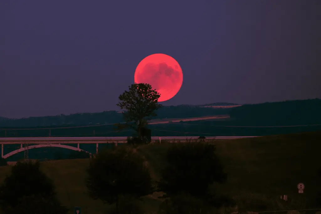 Eclissi lunare totale del 2021