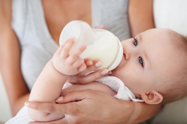 Latte materno artificiale