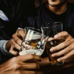 Alcol: in discussione l'apporto benefico in piccole dosi