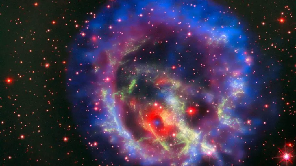 Supernova esplosa nello spazio intergalattico