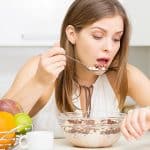 Non dovresti mai mangiare questo cibo a colazione: ecco perché ti sta rovinando la salute