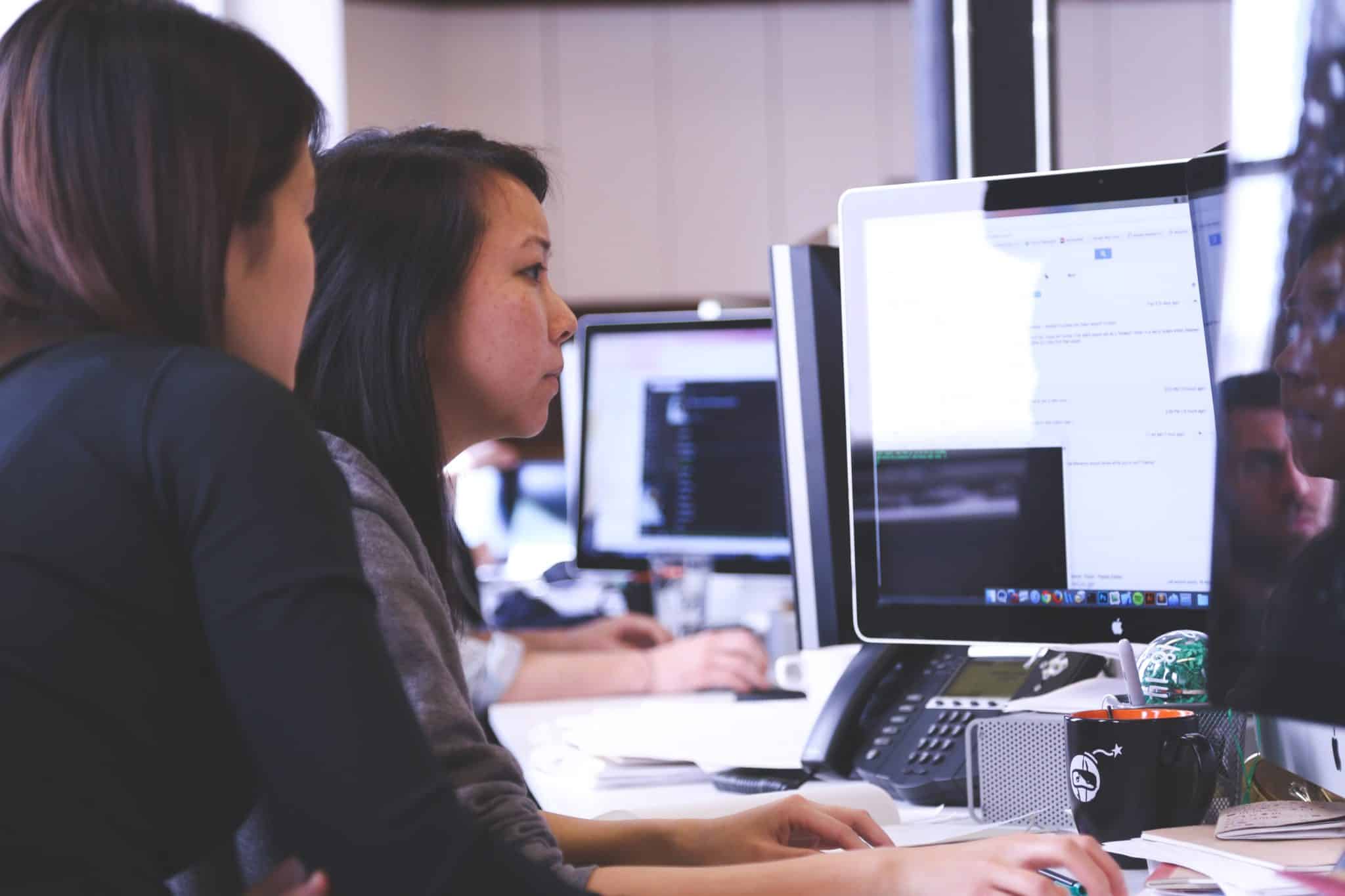 Google sheets: calcolo manuale, come evitare ricalcoli continui %google sheets: calcolo manuale, come evitare ricalcoli continuicount(title)% Postazione di lavoro usata per analizzare dati e fogli complessi