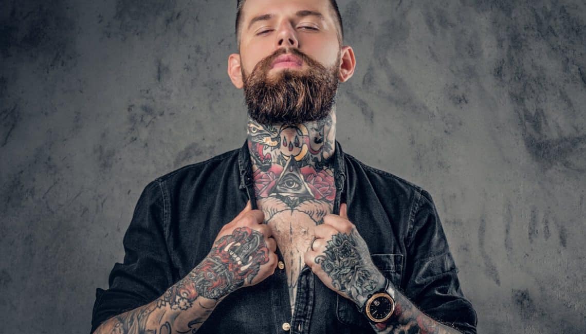 Tatuaggi invisibili con luce uv: come funzionano e perché interessano la medicina