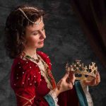 Abiti e accessori bizzarri dalle epoche passate: li conoscevi già?