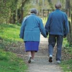 Il mistero dei decessi per covid-19 tra gli over 90: ricoveri ordinari ma assenza nelle terapie intensive