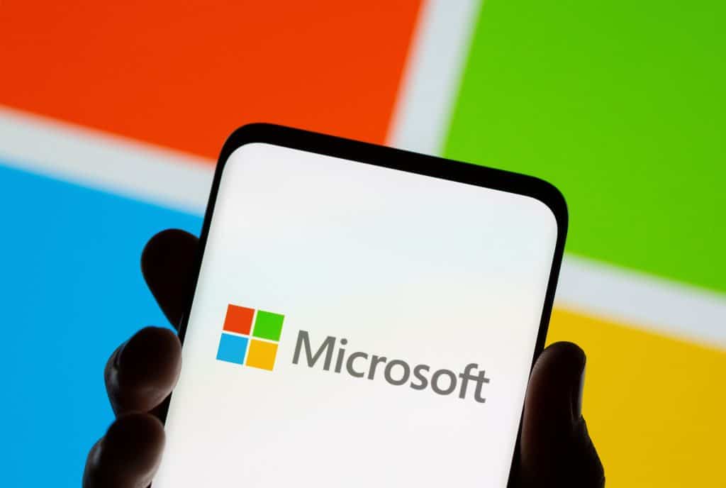 Microsoft releases a patch that fixes 90 flaws