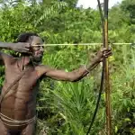 Tribù isolata in amazzonia minacciata da taglialegna illegali