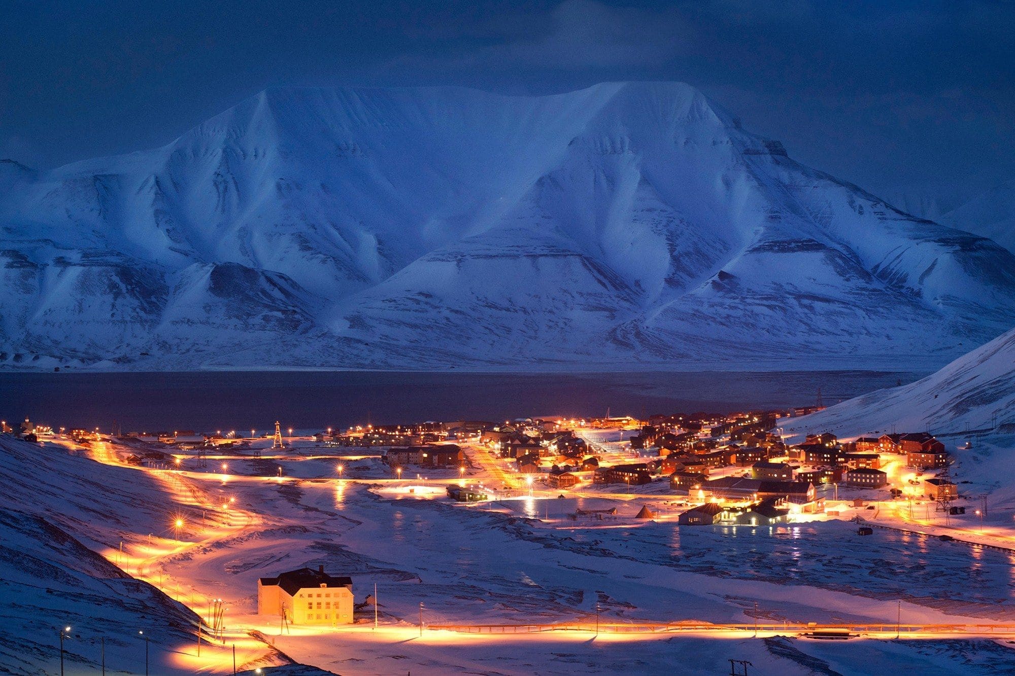 Ecco la città dove non puoi nascere né morire: il segreto di longyearbyen! %ecco la città dove non puoi nascere né morire: il segreto di longyearbyen! Count(title)% Longyearbyen: sopravvivere dove la natura domina