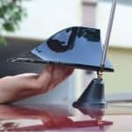 A cosa serve la pinna a forma di squalo sul tetto dell'auto?