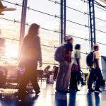Caos su un volo qantas: proiettato film vietato ai minori tra lo shock dei passeggeri %caos su un volo qantas: proiettato film vietato ai minori tra lo shock dei passeggericount(title)% Caos su un volo qantas: proiettato film vietato ai minori tra lo shock dei passeggeri
