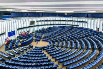 Ue: parlamento europeo chiede maggiore attenzione sull'ia