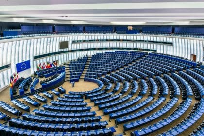 Ue: parlamento europeo chiede maggiore attenzione sull'ia