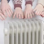 Termosifoni, cosa fare prima di accenderli per risparmiare