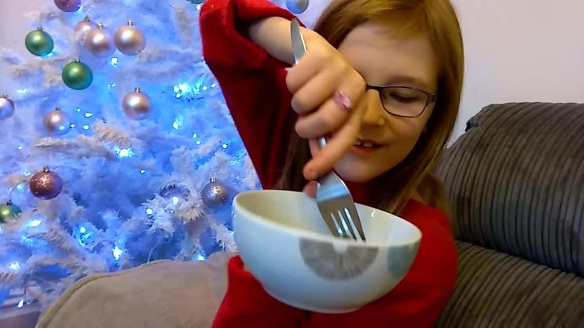Olivia farnsworth, "la bambina bionica" che non ha fame, sonno e non sente dolore %olivia farnsworth, "la bambina bionica" che non ha fame, sonno e non sente dolorecount(title)% Olivia, "la bambina bionica" che non ha fame, sonno e non sente dolore