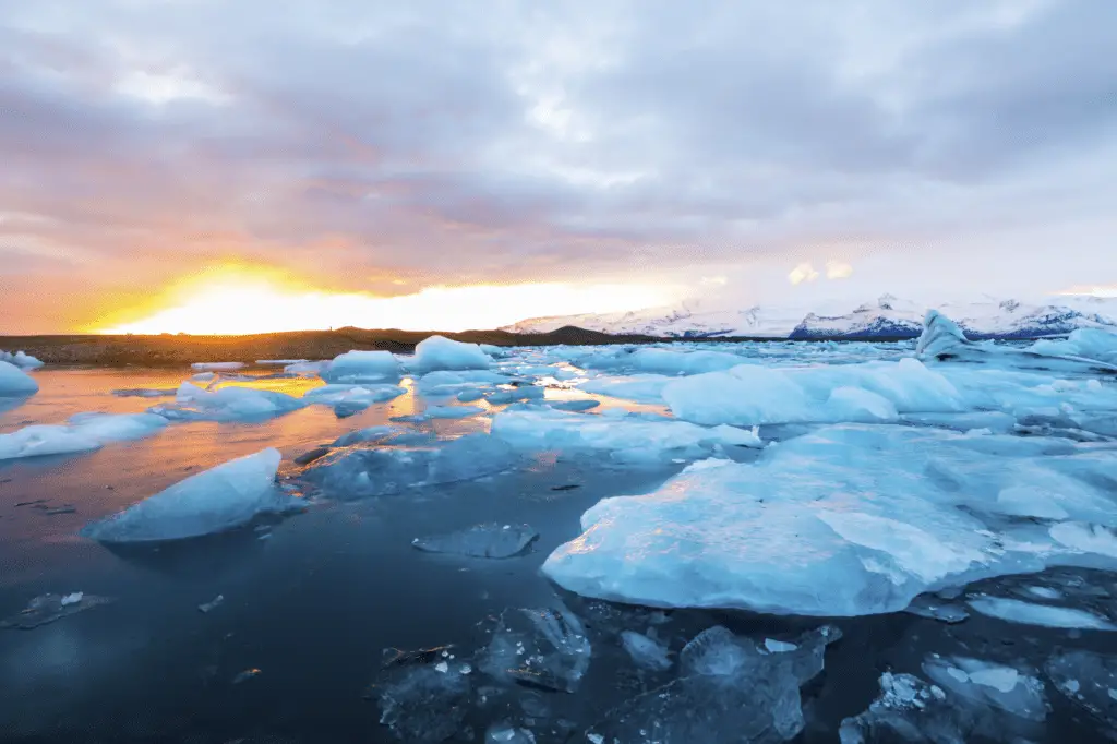 Dalle vecchie foto aeree alla lotta contro i cambiamenti climatici: così crollano le piattaforme glaciali dell’antartide %dalle vecchie foto aeree alla lotta contro i cambiamenti climatici: così crollano le piattaforme glaciali dell’antartidecount(title)% Antartide