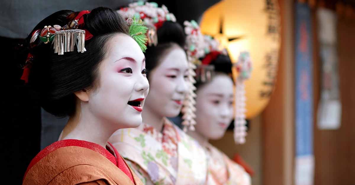 Ohaguro: dal periodo heian del 794 d. C alla ribellione contemporanea contro i canoni di bellezza occidentali