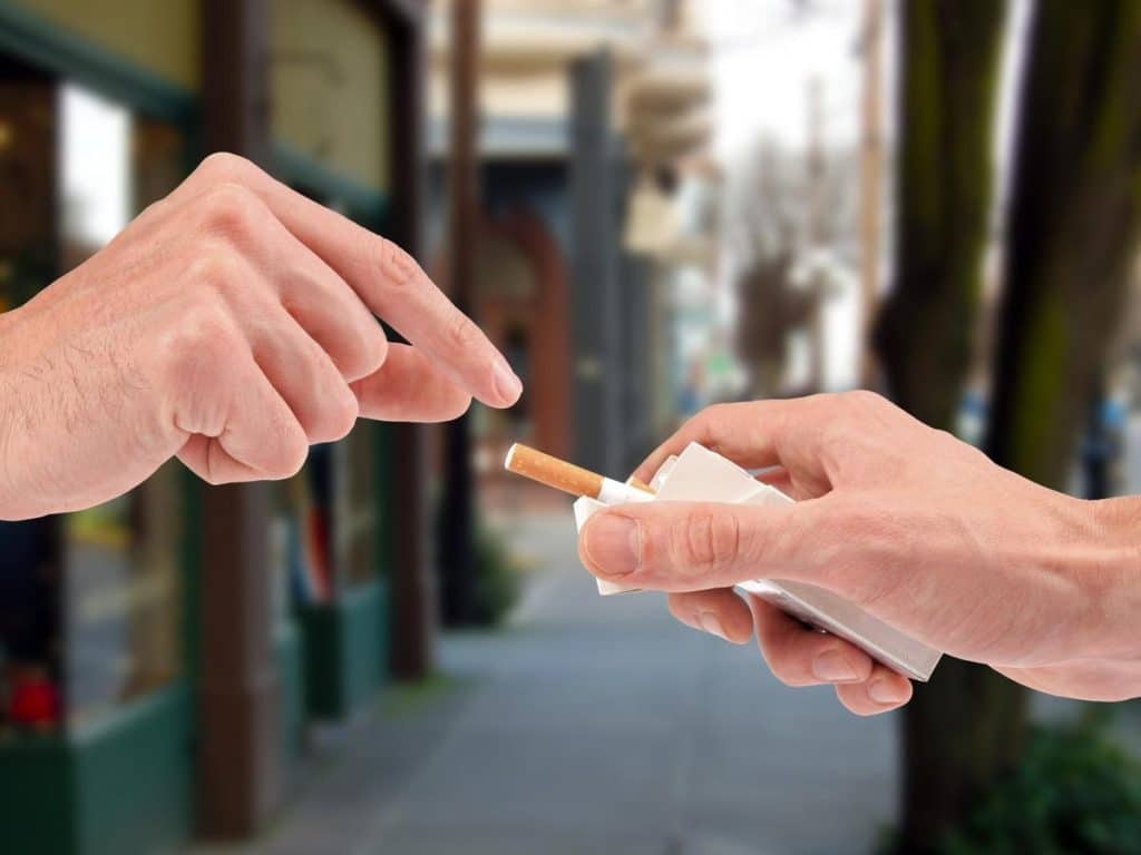 Fumo, alcol e sedentarietà: le cattive abitudini che iniziano a distruggerti già a 36 anni %fumo, alcol e sedentarietà: le cattive abitudini che iniziano a distruggerti già a 36 annicount(title)% Fumo, alcol e sedentarietà: le cattive abitudini che iniziano a distruggerti già a 36 anni