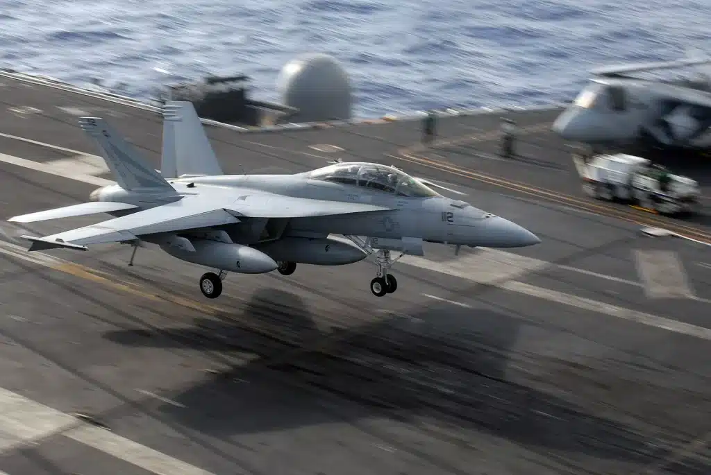 Quei jet da 67 milioni continuano a tuffarsi in mare: che diavolo succede alla uss truman? %quei jet da 67 milioni continuano a tuffarsi in mare: che diavolo succede alla uss truman? Count(title)% Aerei | jet