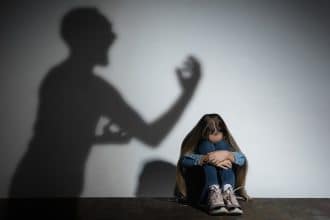 Le urla dei genitori sono impattanti come la violenza fisica per i figli