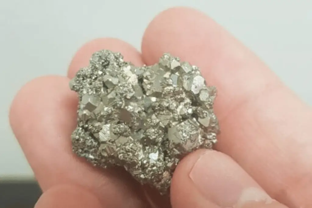 Pirite: questo minerale potrebbe davvero salvare il pianeta? %pirite: questo minerale potrebbe davvero salvare il pianeta? Count(title)% Pirite: questo minerale potrebbe davvero salvare il pianeta?