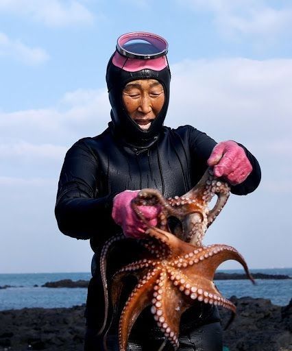 Uno studio sulle haenyeo di jeju rivela adattamenti genetici unici che potrebbero rivoluzionare la medicina. Ecco cosa ci insegnano queste leggendarie subacquee.