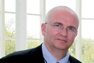 Simon bramhall: il chirurgo che violava il corpo dei pazienti durante gli interventi