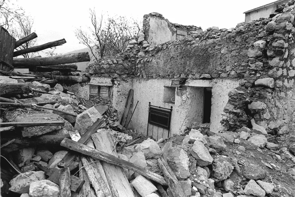 Terremoti “lenti” e piccole scosse: una sinfonia sismica che può disturbare i giganti della terra