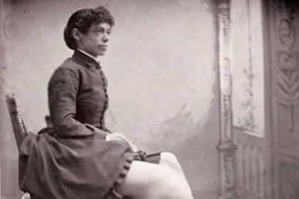 Fanny mills, la donna dai piedi giganteschi: una storia di mortificazioni, abus e bramosie sessuali dei "fan"-foto