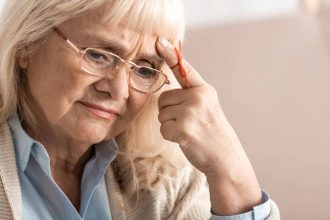 Le donne hanno il doppio del rischio di sviluppare l'alzheimer: perché?