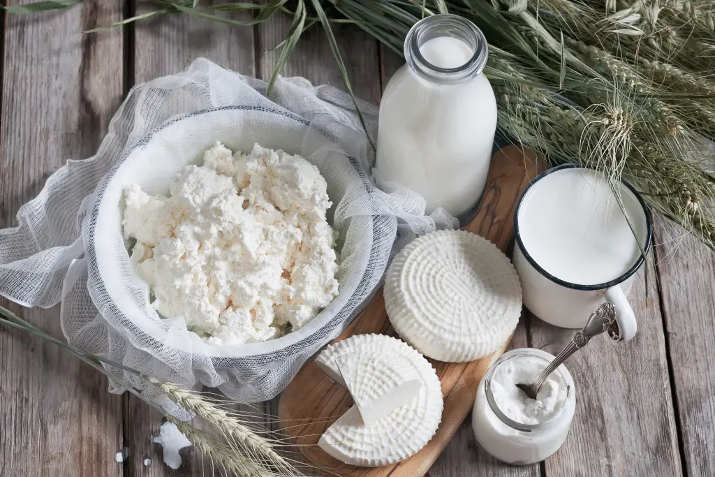 Gli scienziati hanno scoperto che mangiare troppi latticini potrebbe rovinare il sonno