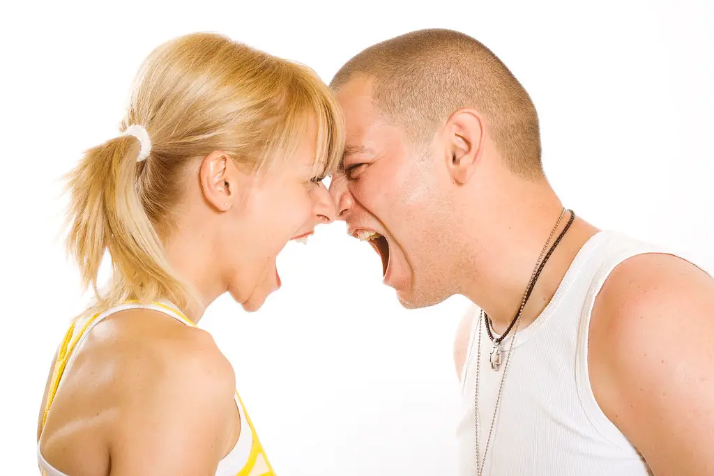 Quando il silenzio vale più di mille parole: i comportamenti estroversi che irritano (molto) gli introversi %quando il silenzio vale più di mille parole: i comportamenti estroversi che irritano (molto) gli introversicount(title)% Quando il silenzio vale più di mille parole: i comportamenti estroversi che irritano (molto) gli introversi
