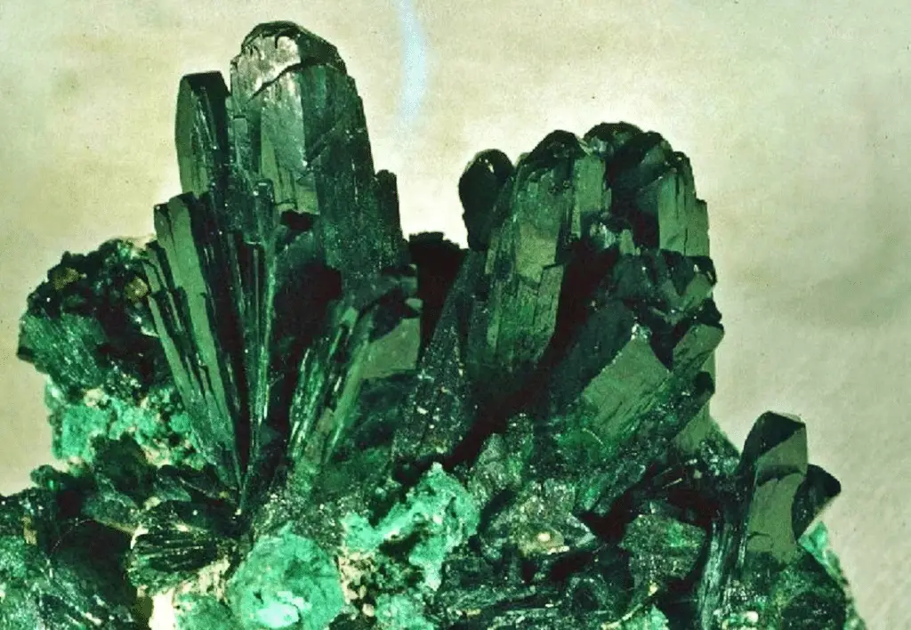 Atacamite: il minerale verde che si raffredda da solo con i magneti %atacamite: il minerale verde che si raffredda da solo con i magneticount(title)% Atacamite: il minerale verde che si raffredda da solo con i magneti