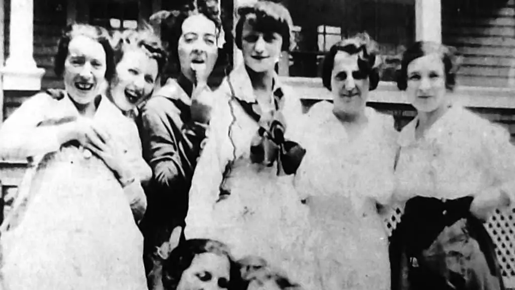 Radium girls: reclutate per un lavoro prestigioso, pagato con un volto sfigurato - foto