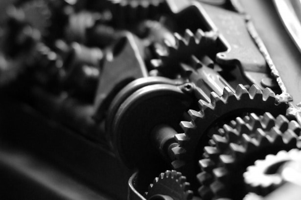 I micromotori del futuro: ingranaggi azionati dalla luce più piccoli di un capello
