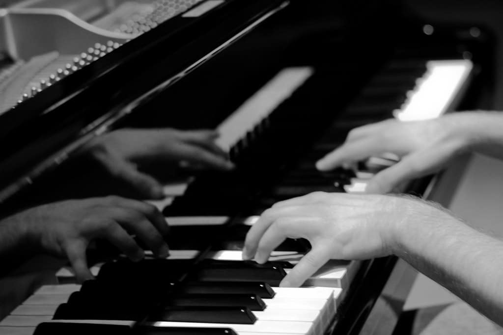 Pianisti e timbro: la scienza svela il segreto del “tocco” sul pianoforte