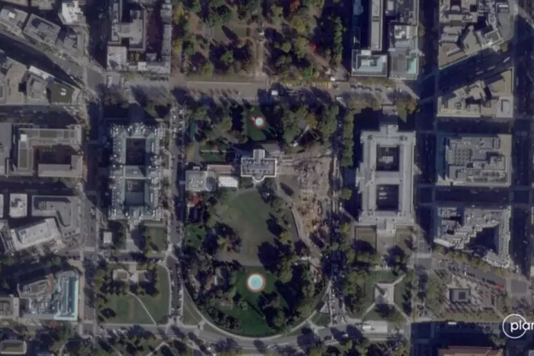 Le immagini di planet labs svelano la demolizione della east wing per la sala da ballo da 300 milioni di dollari