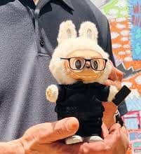 Tim-cook-labubu