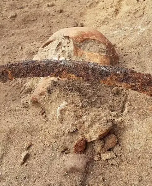 Zosia: la storia di una giovane donna sbranata dalla superstizione - foto %zosia: la storia di una giovane donna sbranata dalla superstizione - fotocount(title)% Zosia: la storia di una giovane donna sbranata dalla superstizione - foto