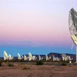 Il radiotelescopio meerkat diventa più potente grazie ai fondi pnrr: cosa cambia per l’esplorazione dell’universo?