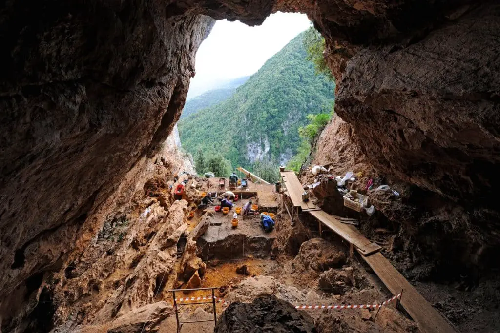 Antico-incesto-calabria-dna-grotta-monaca (1)