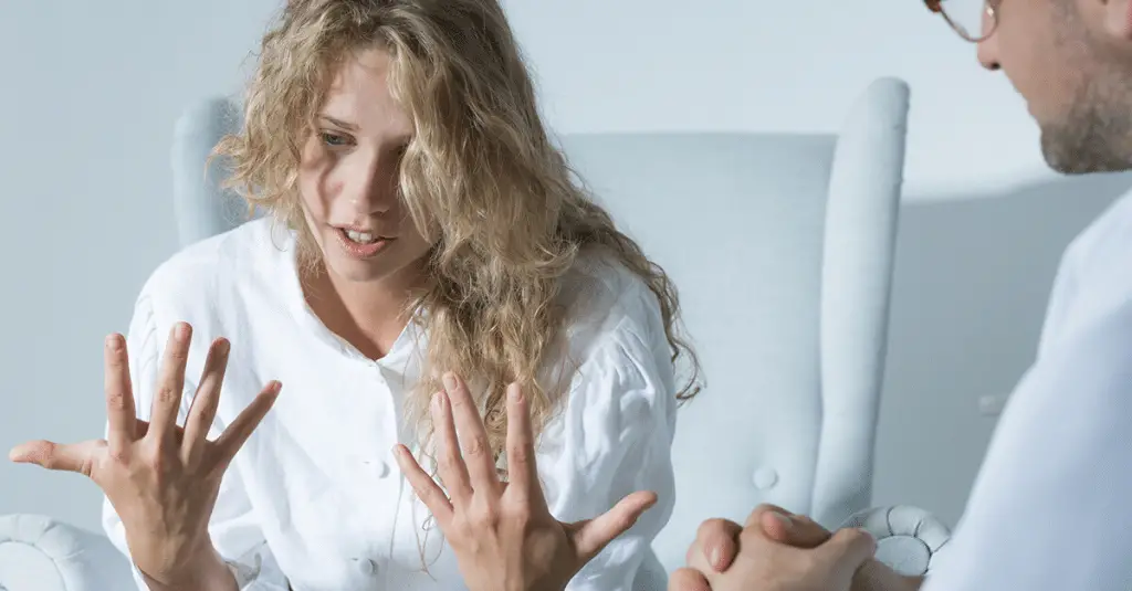 Schizofrenia e voci interiori: uno studio rivela un errore nel “riconoscimento” del pensiero