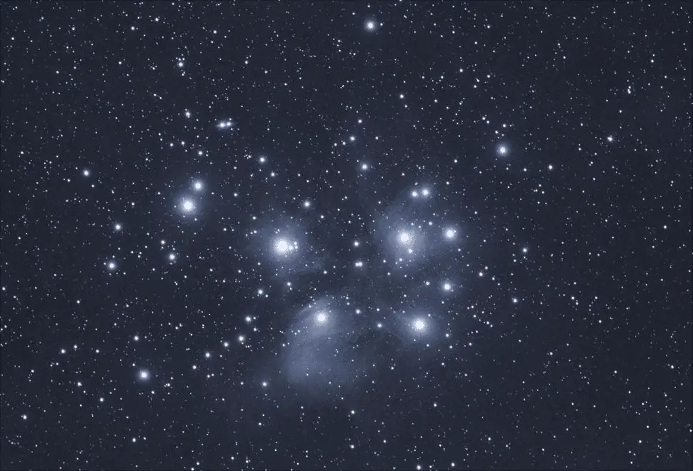 Il “champagne cluster”: un brindisi cosmico al nuovo anno tra galassie in collisione