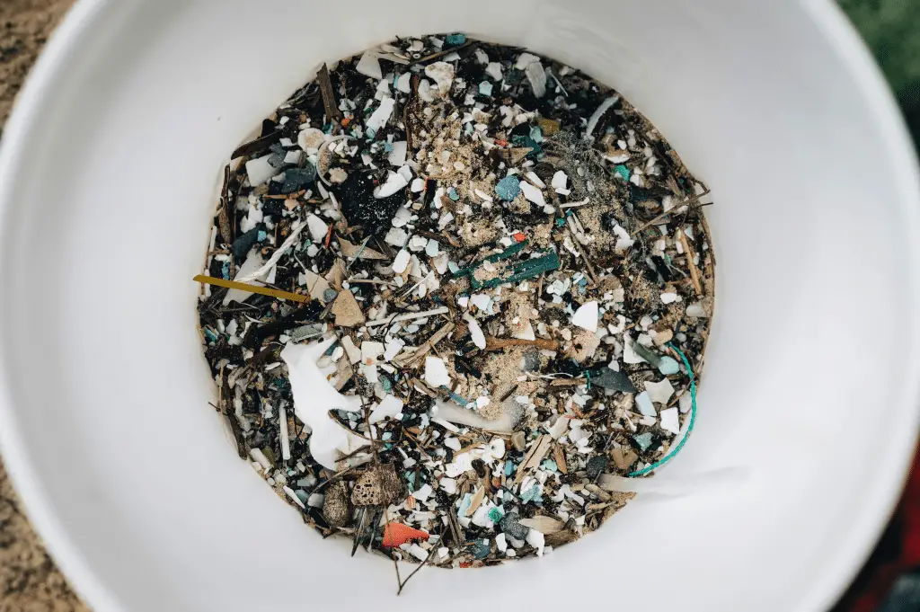 Le microplastiche stanno compromettendo la capacità degli oceani di assorbire co₂