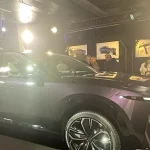 Mazda cx-6e debutta in italia: scelta roma e il maxxi