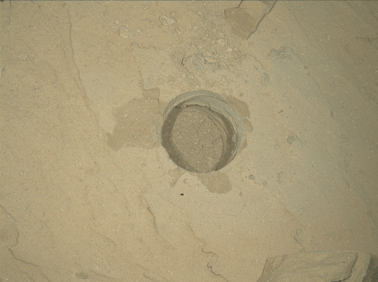 Curiosity continua su marte tra ingenuity e perseverance