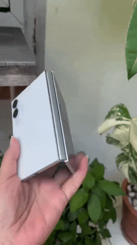 Galaxy z fold 8 cambia forma: samsung punta su un foldable più largo