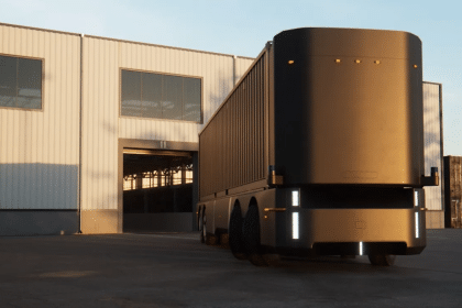Humble-hauler-il-trailer-autonomo-senza-cabina-cam-2-20260507-1224